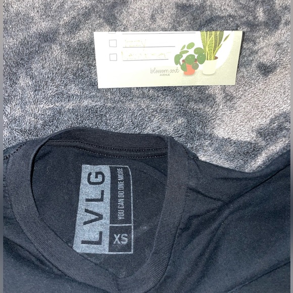 Live large crop tshirt - Picture 3 of 3